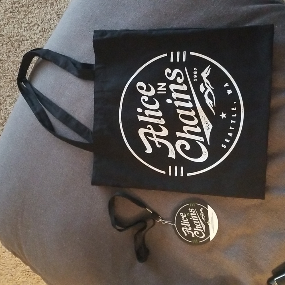 AIC 2019 tour VIP lanyard/bag